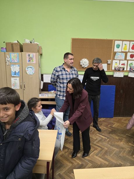 Podela školskog pribora