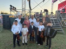 Muzikani manifetsacija ano Deronje